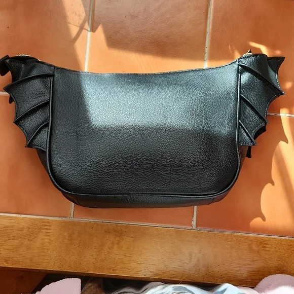 JEFFREE STAR BAT WINGED MAKUP BAG NEW WITHOUT TAGS - Picture 3 of 3